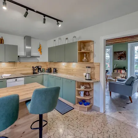 Maison De Charme A Appartement Remy (Oise)