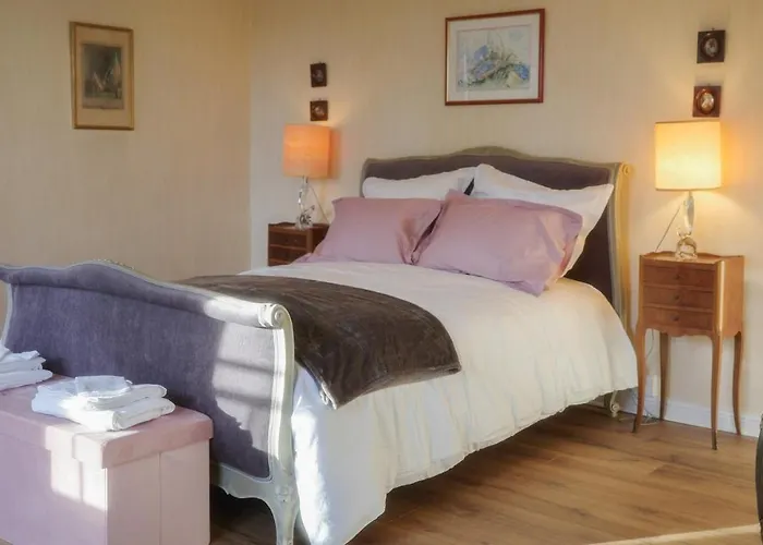 Maison De Charme A Remy (Oise)